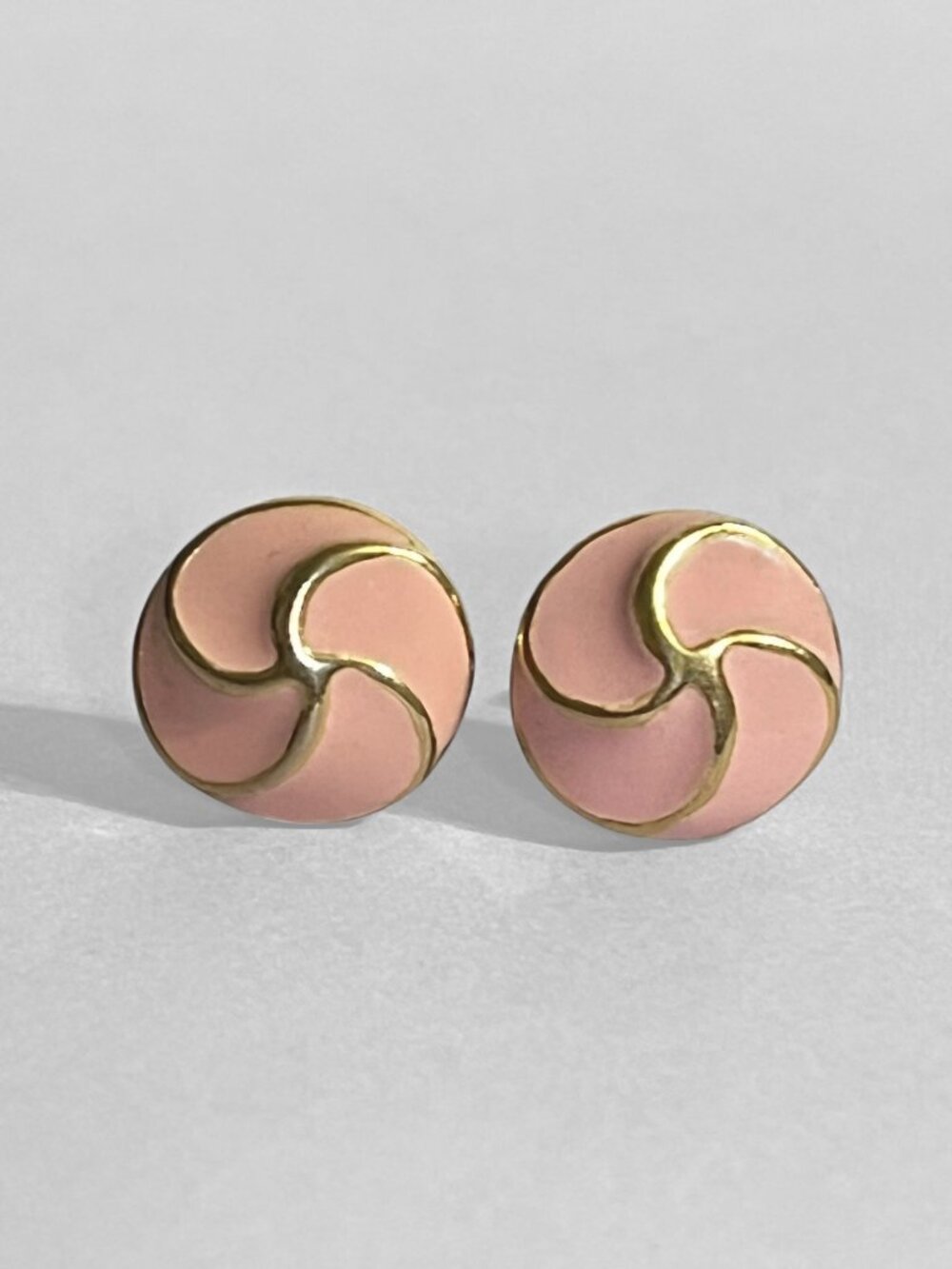 Vintage Gold Tone Wave Swirl Pink Enameled Earrings Round Button Style 1/2 inch
